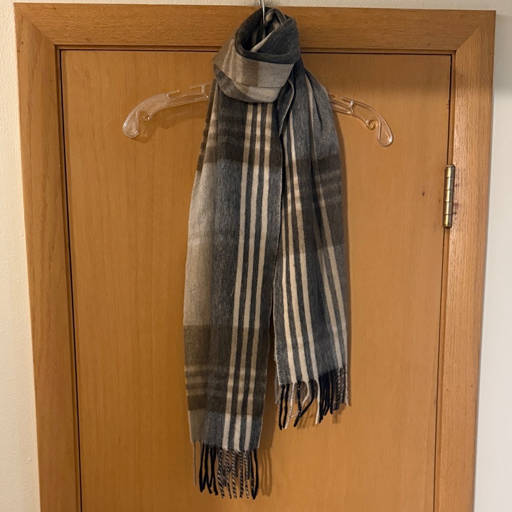 Jos A Bank Cashmere Plaid Fringe Scarf Neutral Gray Tan One Size